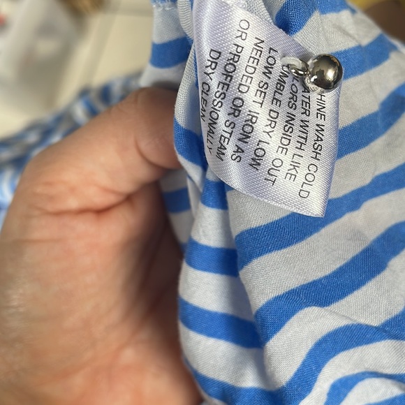 Grand & Greene tshirt 5/$25 🤍💚 - Picture 2 of 2